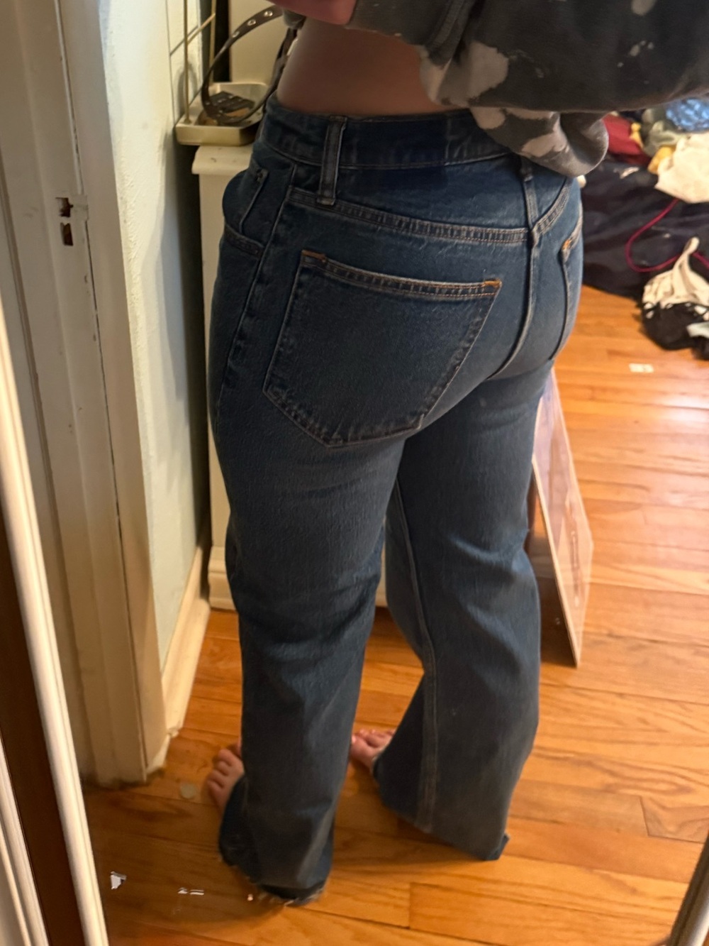Abercrombie and Fitch 90s High Rise Jeans - Picture 2 of 6